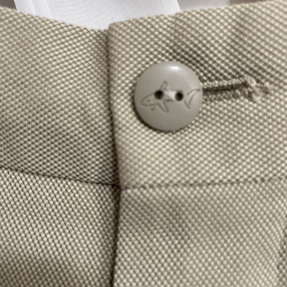 Greg Norman Men’s Sz 38 Golf Shorts Flat Front Beige Light Chino Metal Logo Rare - Picture 5 of 5